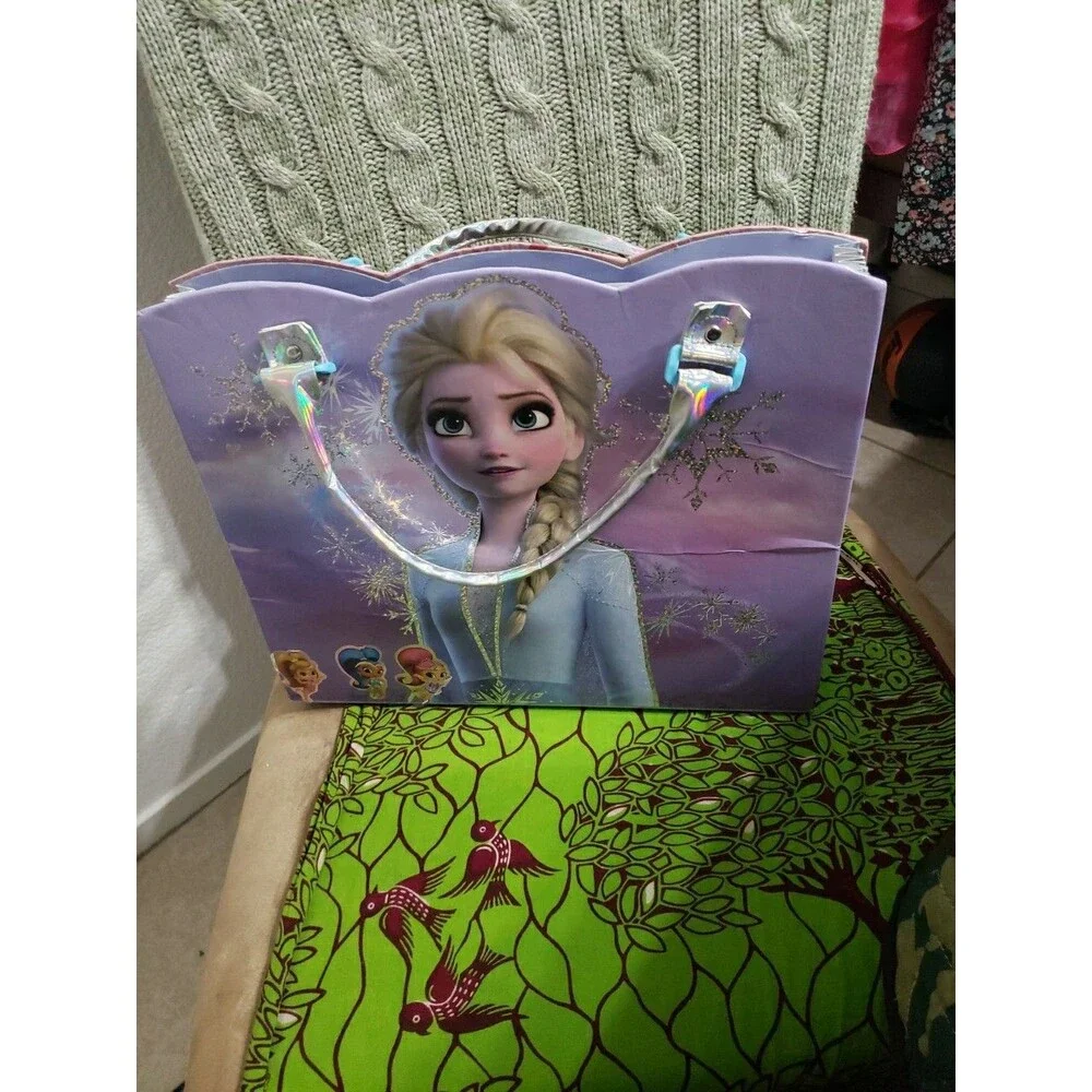 Frozen Standing Folder Accordion